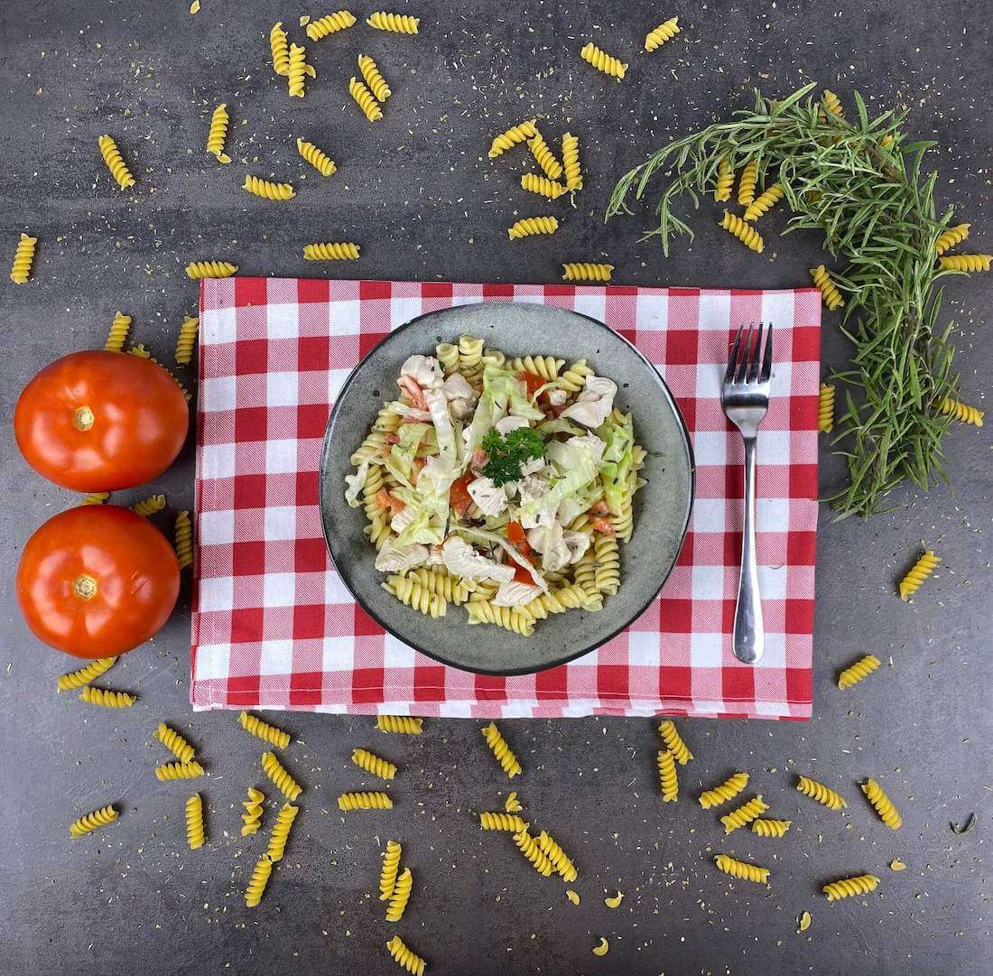 Salata sa testeninom i piletinom